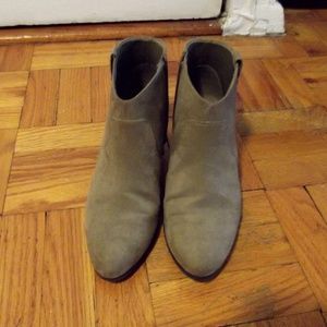 OLD NAVY Greyish Green Ankle Boot